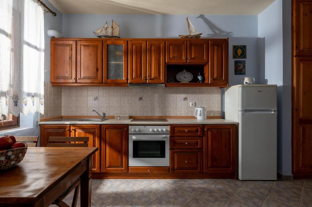 Villa Leleka Chalki Town Esterno foto
