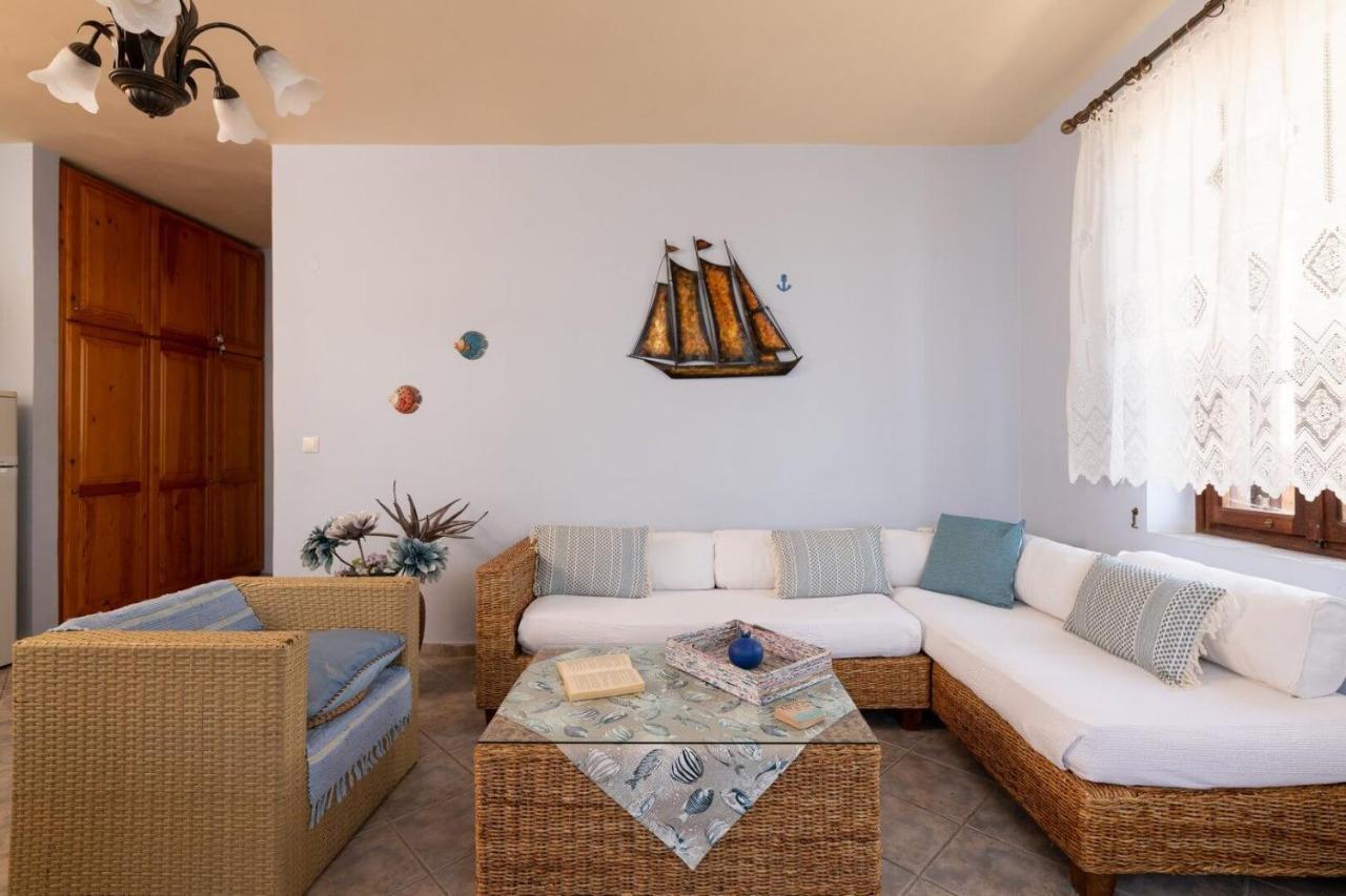Villa Leleka Chalki Town Esterno foto