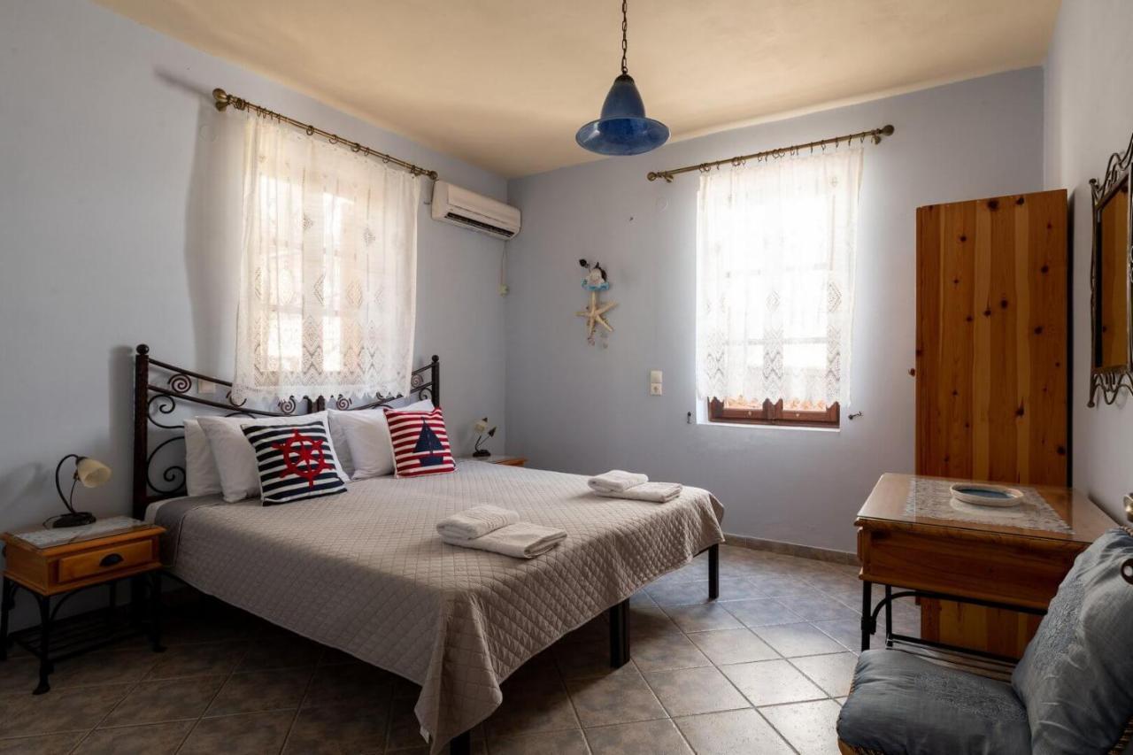 Villa Leleka Chalki Town Esterno foto